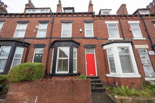 4 bed Terraced to rent Image 8
