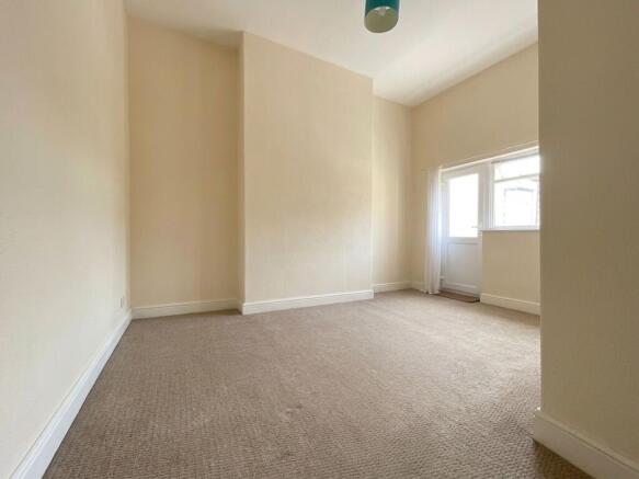 2 bed Flat for sale Image 9