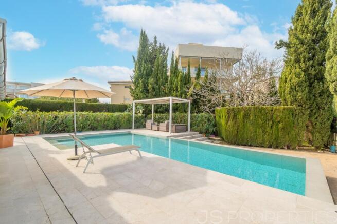 Exclusive Move-In Ready Villa Just Steps from the Sea in Llenaire