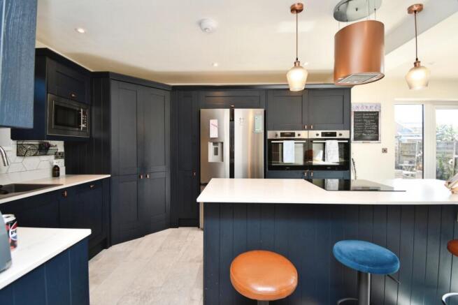 4 bed Detached for sale Image 7