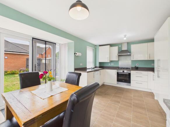 3 bed Semi-Detached for sale Image 5