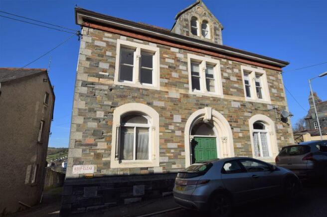Front aspect o...