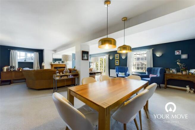 Vast Open Plan Sitti