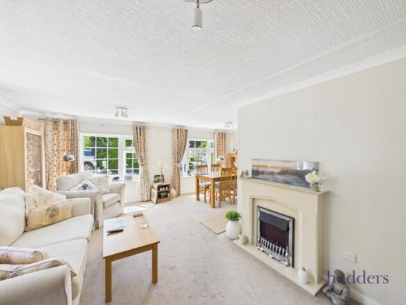 Lyne, Surrey, KT16 photo 4