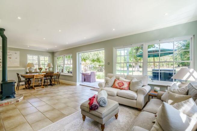 Sitting/Dining Room