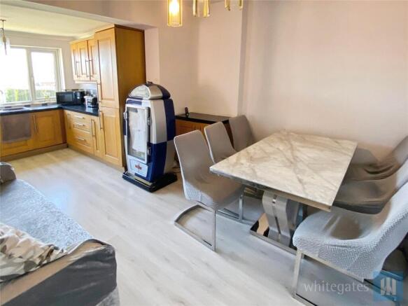 3 bed Semi-Detached for sale Image 6