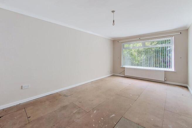 2 bed Ground Flat for sale Image 7