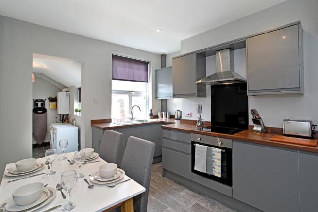 4 bed Terraced for sale Image 4