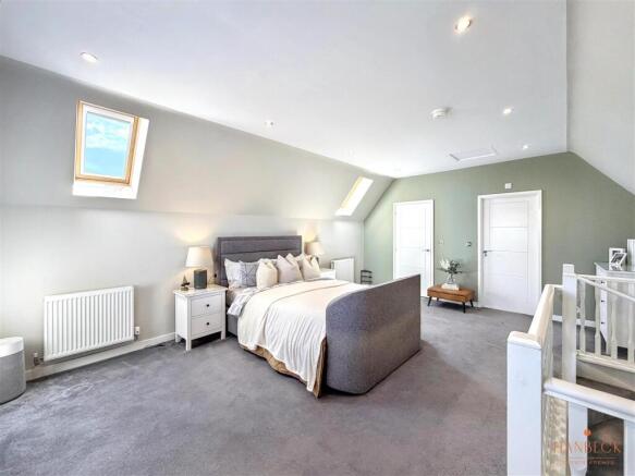 3 bed Semi-Detached for sale Image 10