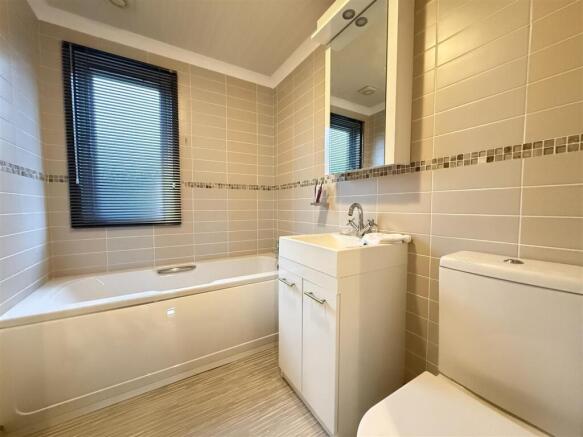 2 bed Park Home for sale Image 7
