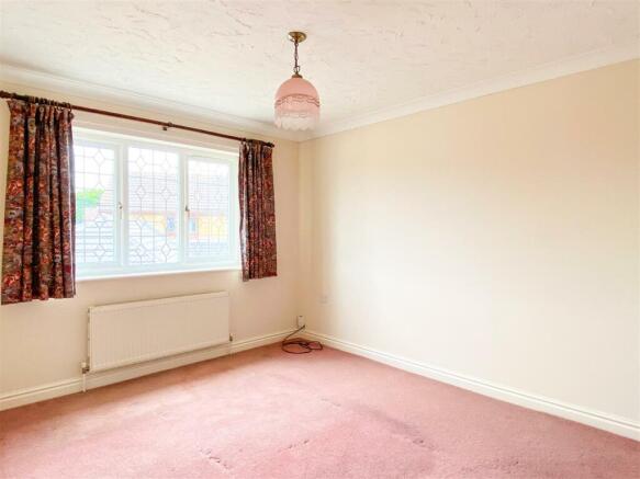 Bedroom 1.jpg