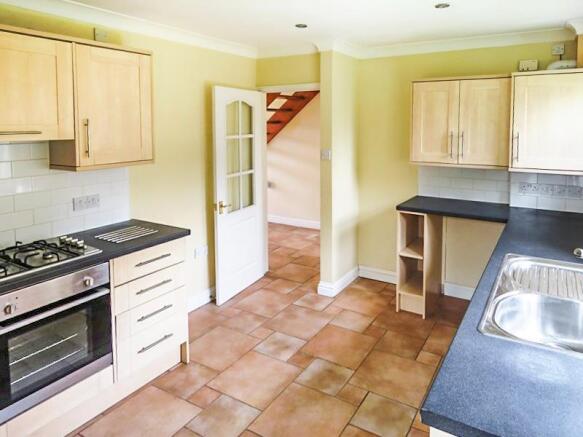 Kitchen 2.JPG