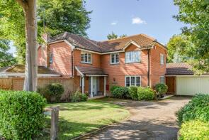 Petworth 4 Squirrels Keep, Dartnell Avenue, West Byfleet KT14 6PD