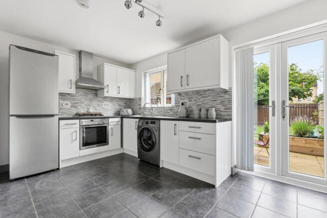 3 bed Terraced for sale Image 5