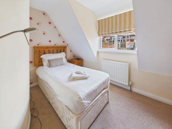 3 bed Terraced for sale Image 8
