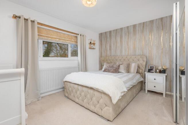 4 bed Detached for sale Image 7