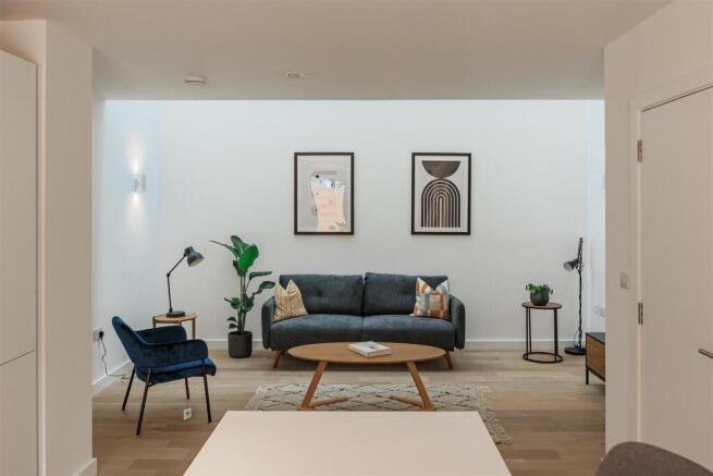 3 bed Town House to rent Image 4