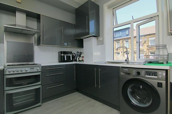 3 bed Terraced for sale Image 6