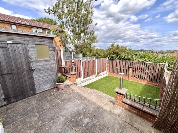 2 bed House to rent Image 11