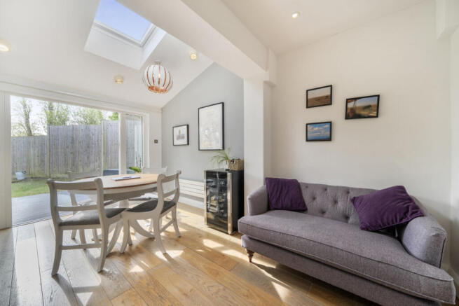 1439765-8-69d8b73...