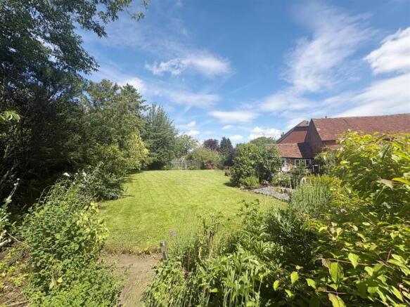 Greys Orchard, Barby