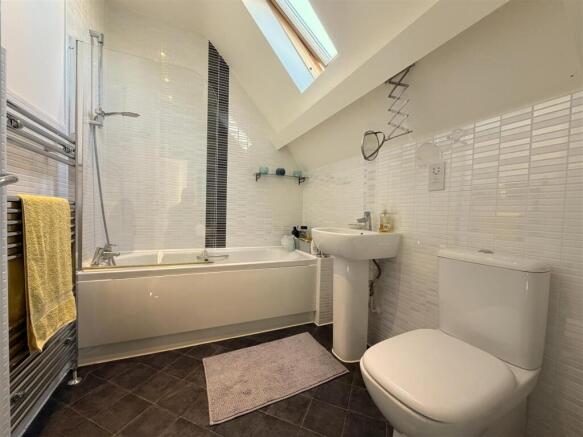 Bathroom.jpg