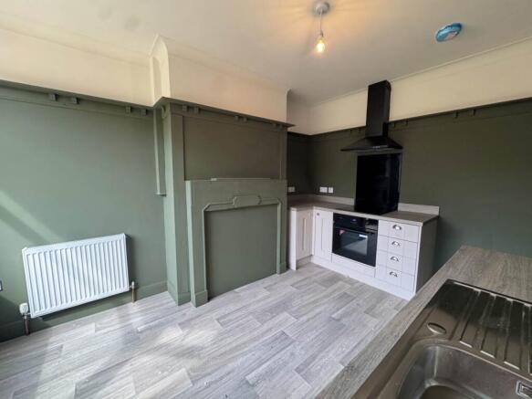 3 bed Semi-Detached to rent Image 5