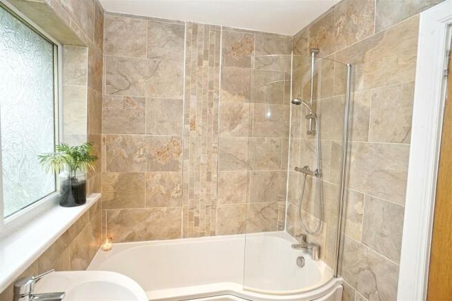 bathroom 2.jpg