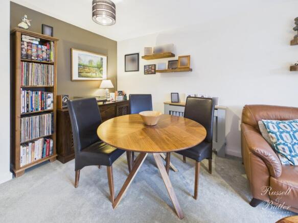 CAM01995G0-PR0408-STILL015