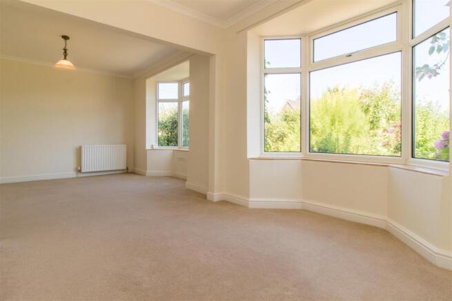 37 Whitethorn Lane.jpg