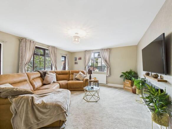 4 bed Detached for sale Image 5