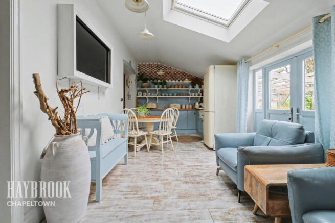 3 bed Semi-Detached for sale Image 12
