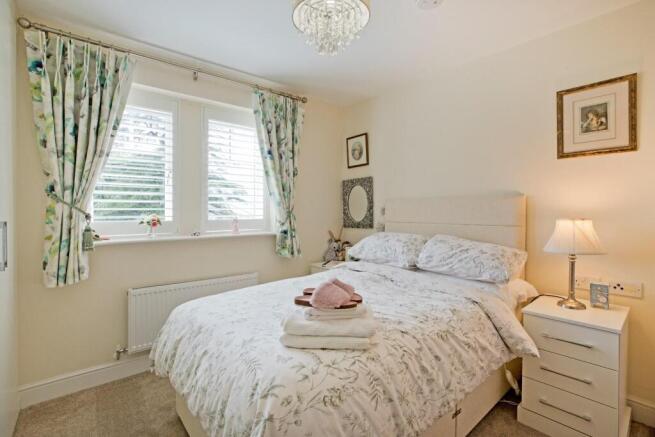 2 bed Link Detached House for sale Image 6