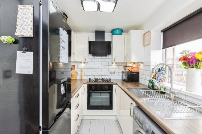 2 bed Semi-Detached for sale Image 4
