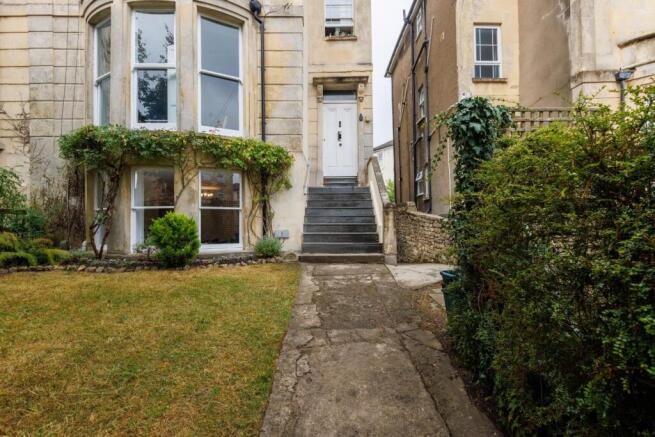 Basement Flat 6 Cotham Grove-2.jpg