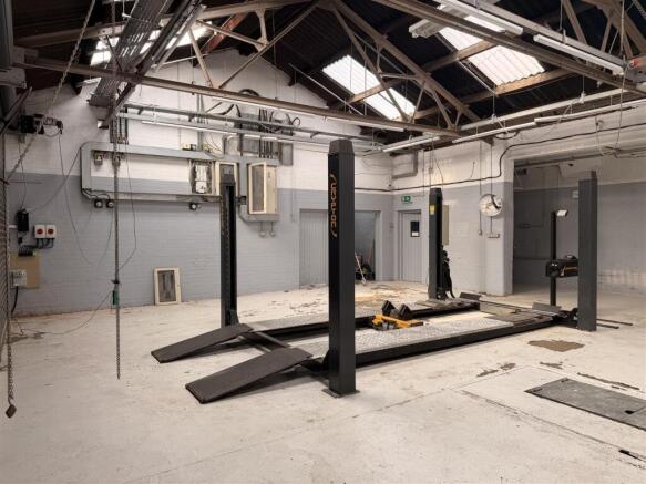 3 X BAYS