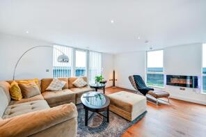 108, Rivington Apartments, Railway Terrace, Slough SL2 5GN