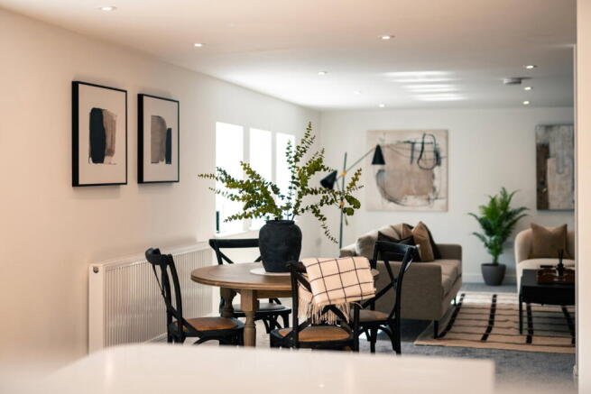 4 bed Town House for sale Image 6