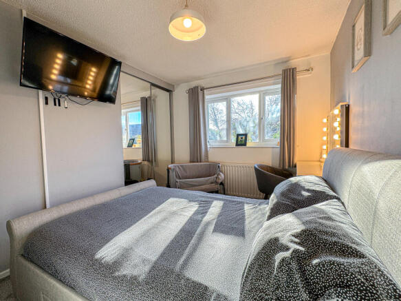 36 Thistledown Grove - Bed 1 (2)