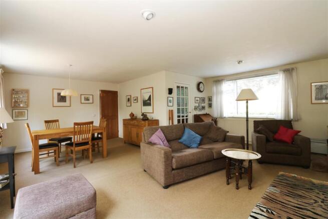 Lounge / Dining Room 'L' shaped