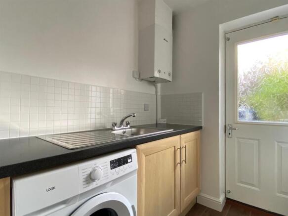 4 bed Town House to rent Image 11