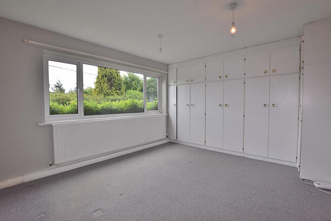 4 bed Detached to rent Image 11