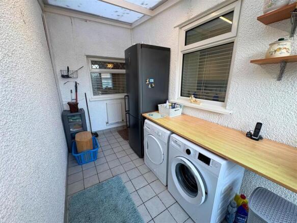Utility / Lean-to