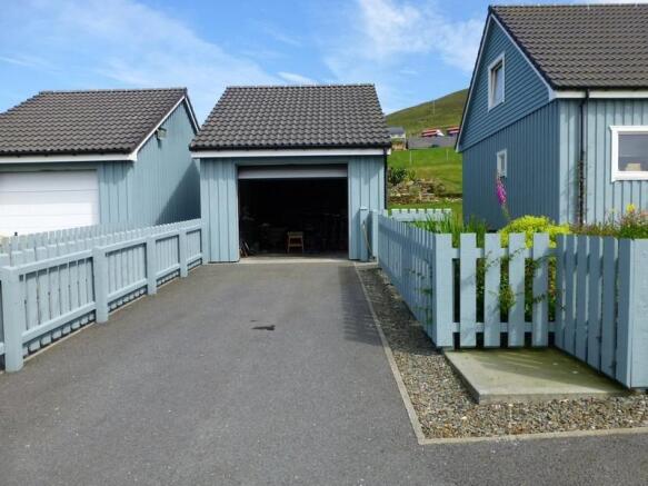 Garage / Drive