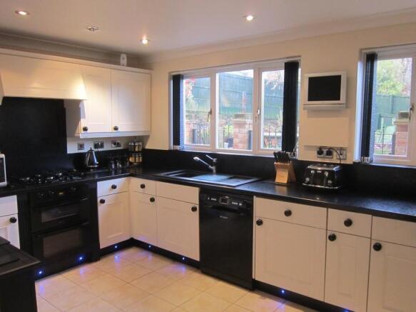 Kitchen / Breakfast Room