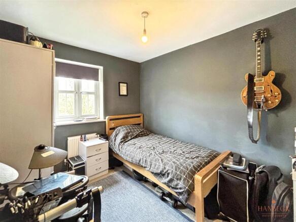 3 bed House for sale Image 11