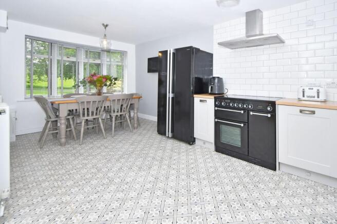 Dining kitchen
