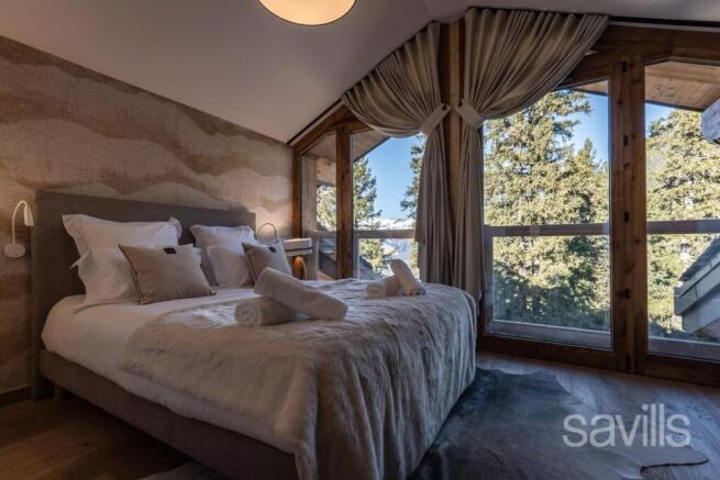 Double bedroom mountain view Courchevel