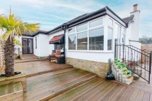 10, Cliffe Avenue, Harden, Bingley BD16 1LN
