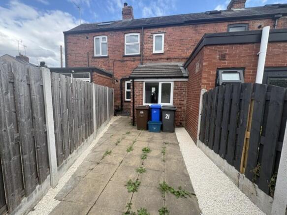 2 bed Terraced to rent Image 12